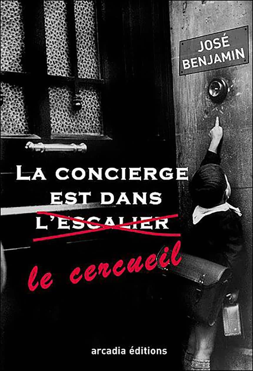 Plaque émaillée Humoristique 10x15 Cm : LA CONCIERGE EST DANS L'ESCALIER